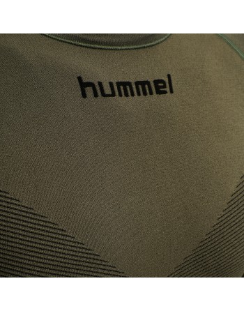 HUMMEL FIRST SEAMLESS JERSEY L/S / Nahtlose Verarbeitung und körperbetontes Design